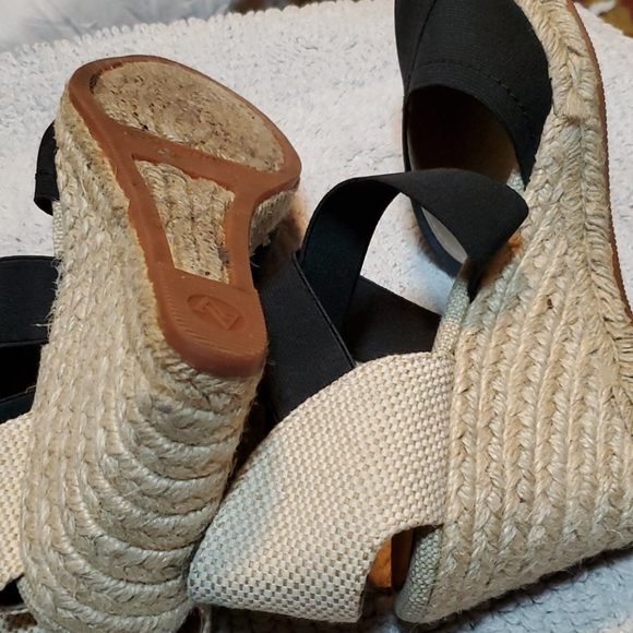Espadrilles - Picture 2 of 4